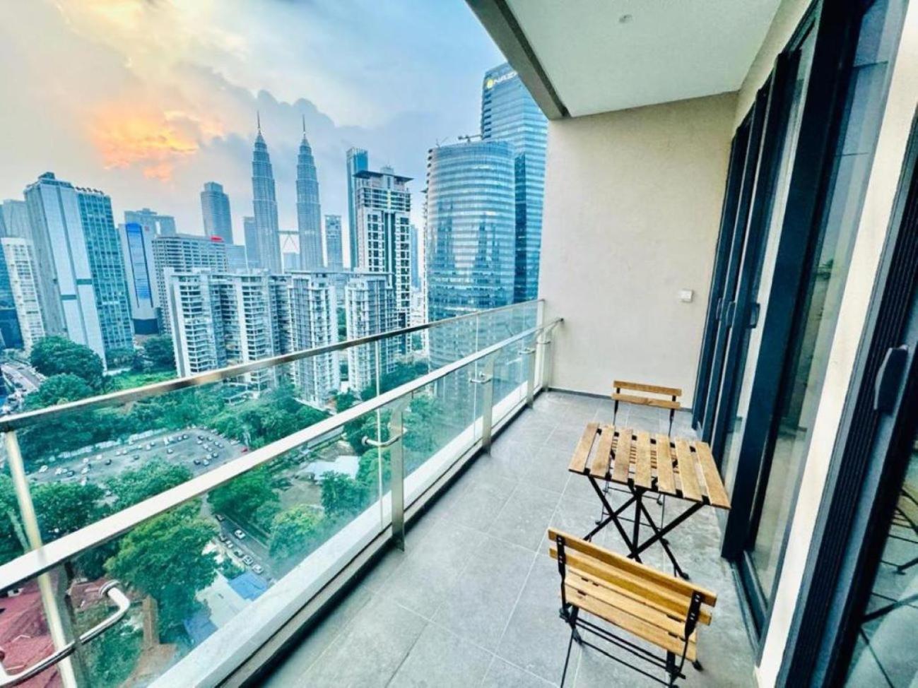 Crown Suites The Manor Klcc Kuala Lumpur City Center Eksteriør bilde